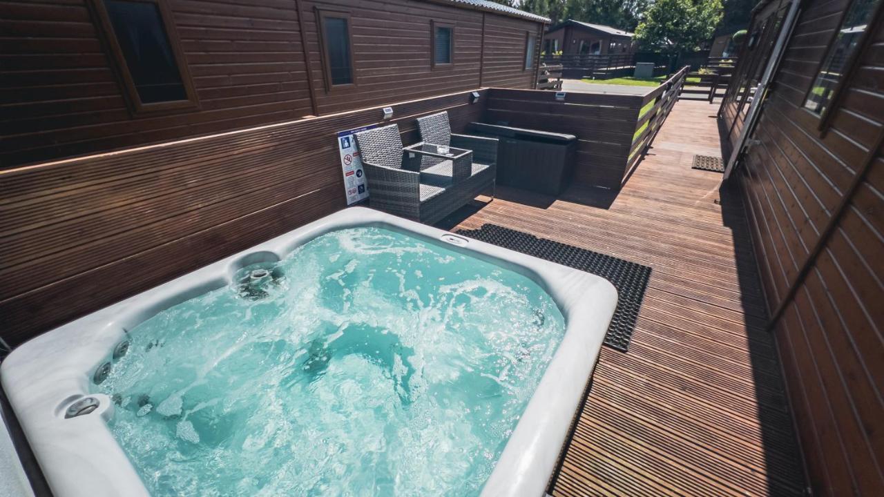 Hazel Oaks, Beautiful Lodge With Hot Tub - Sleeps 6 - Felmoor Park Morpeth Buitenkant foto