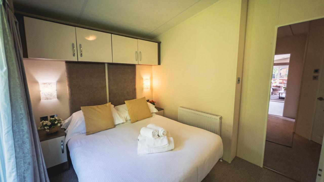 Hazel Oaks, Beautiful Lodge With Hot Tub - Sleeps 6 - Felmoor Park Morpeth Buitenkant foto