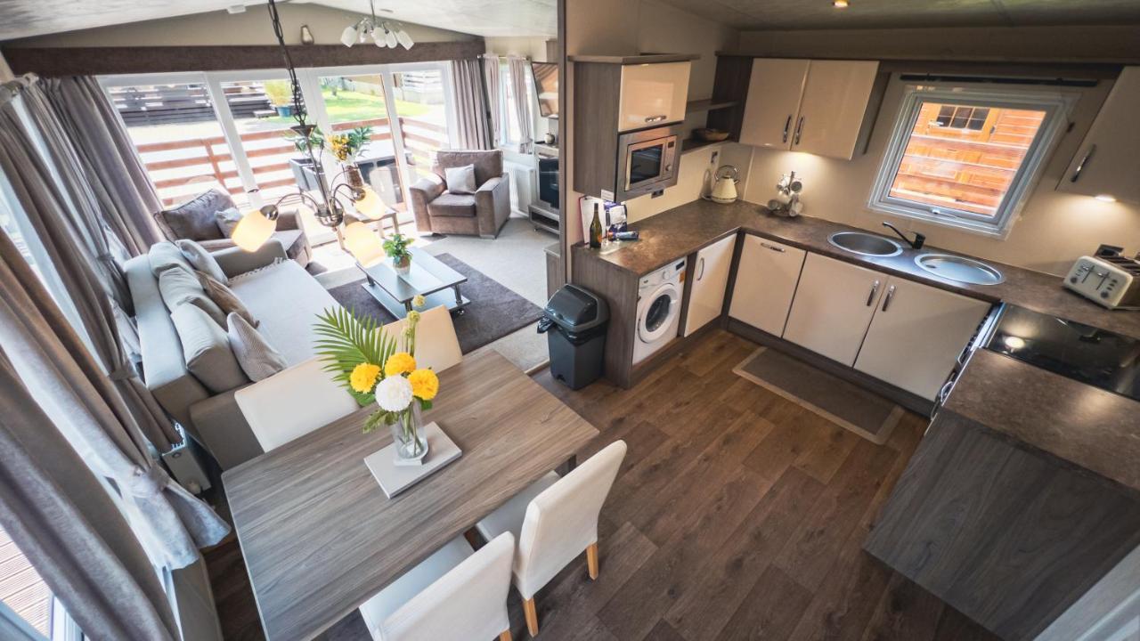Hazel Oaks, Beautiful Lodge With Hot Tub - Sleeps 6 - Felmoor Park Morpeth Buitenkant foto