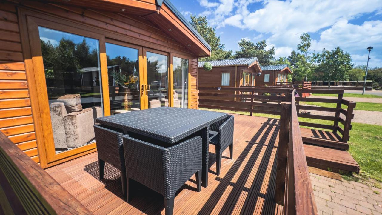Hazel Oaks, Beautiful Lodge With Hot Tub - Sleeps 6 - Felmoor Park Morpeth Buitenkant foto