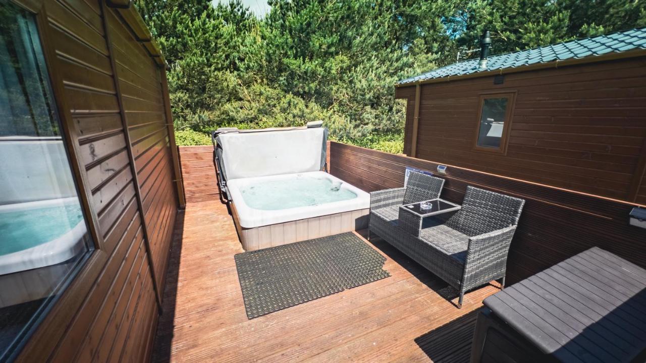 Hazel Oaks, Beautiful Lodge With Hot Tub - Sleeps 6 - Felmoor Park Morpeth Buitenkant foto